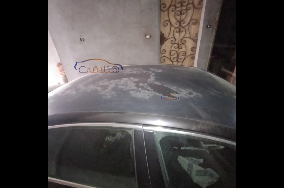 Passat Volkswagen أسود