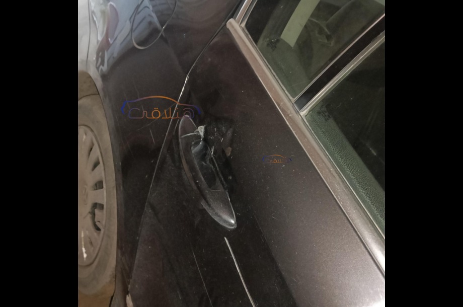 Passat Volkswagen أسود