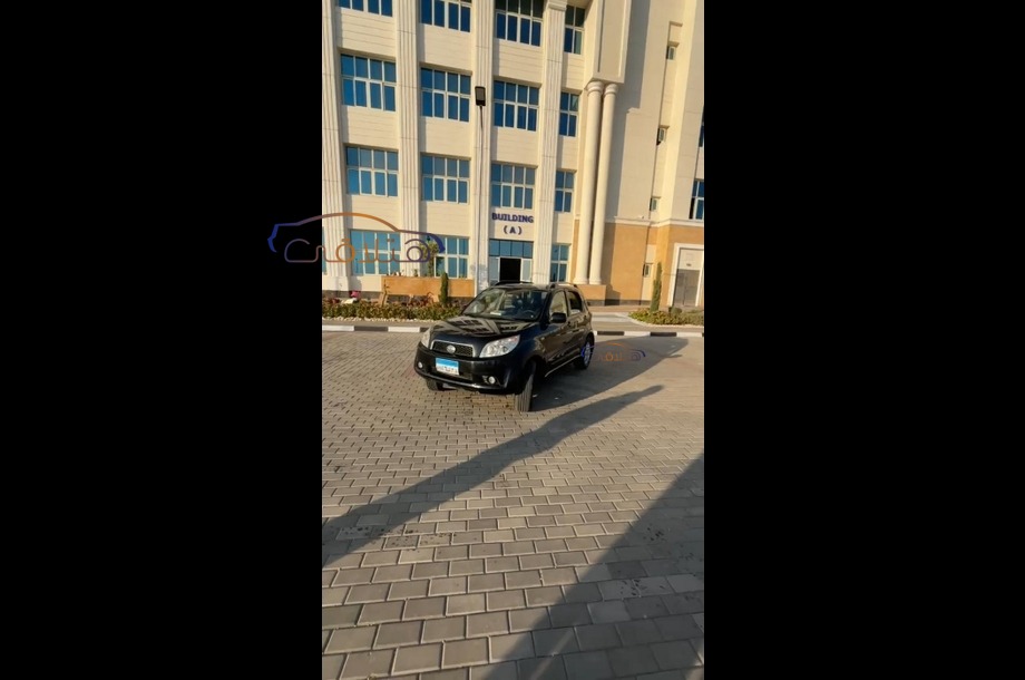 Terios Daihatsu أسود