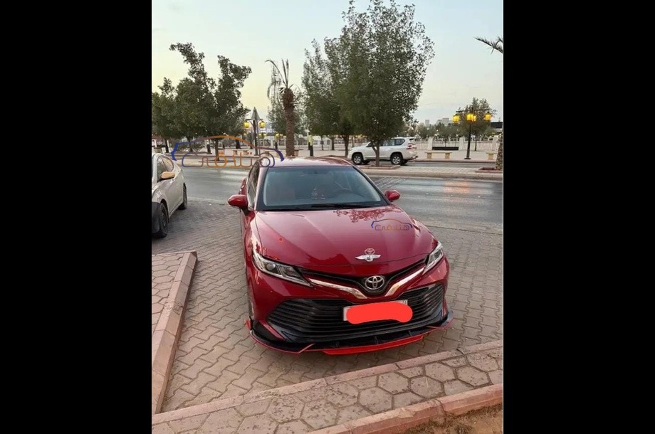 Camry Toyota احمر