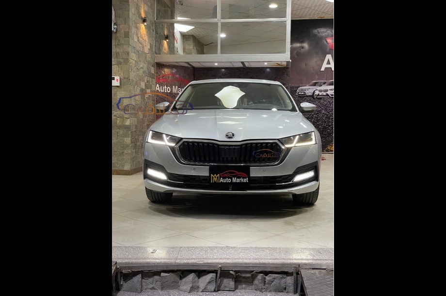 Octavia A8 Skoda فضي