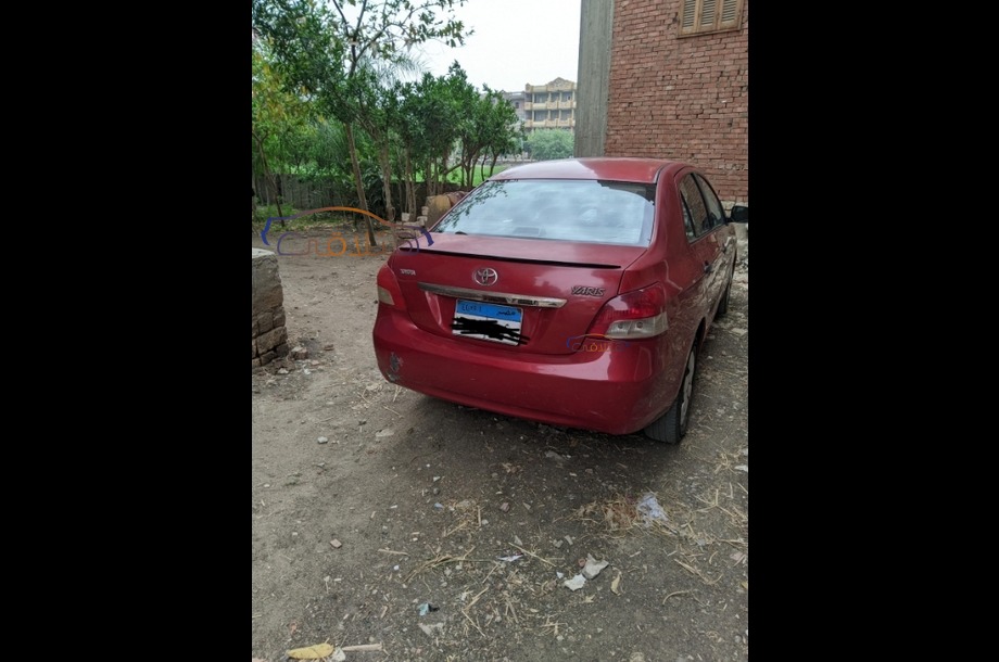 Yaris Toyota احمر