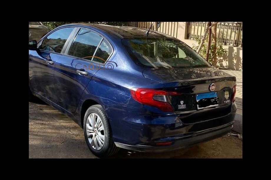 Tipo Fiat أزرق