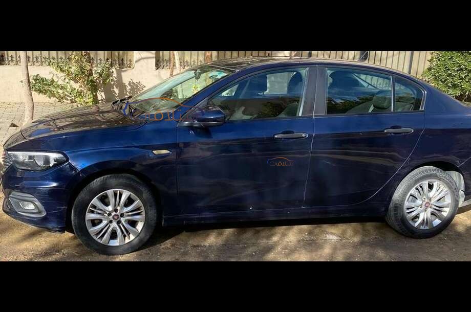 Tipo Fiat أزرق