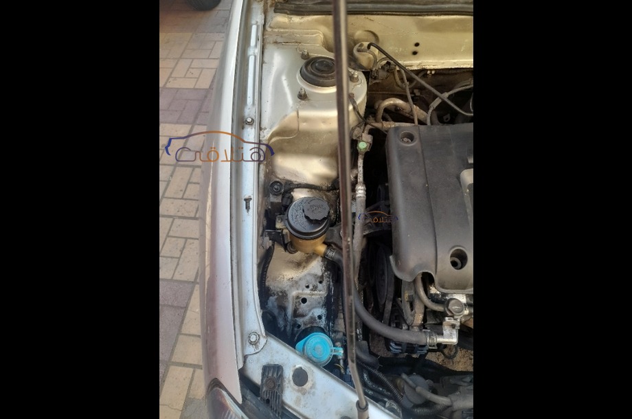 Avante Hyundai فضي