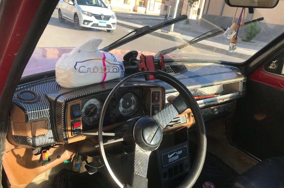 128 Fiat احمر