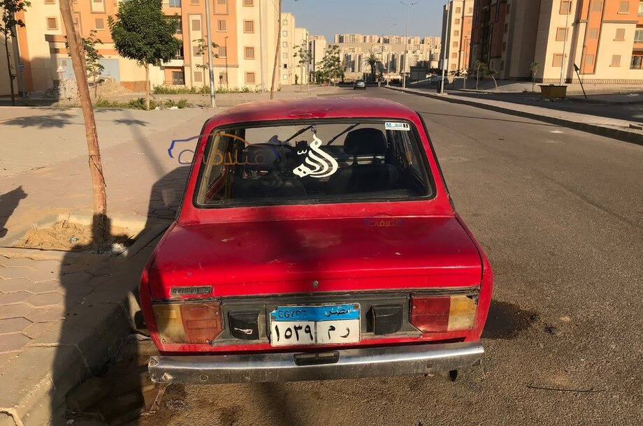 128 Fiat احمر