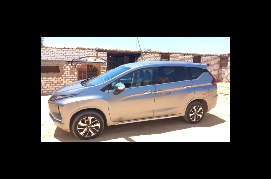 Xpander Mitsubishi Gray