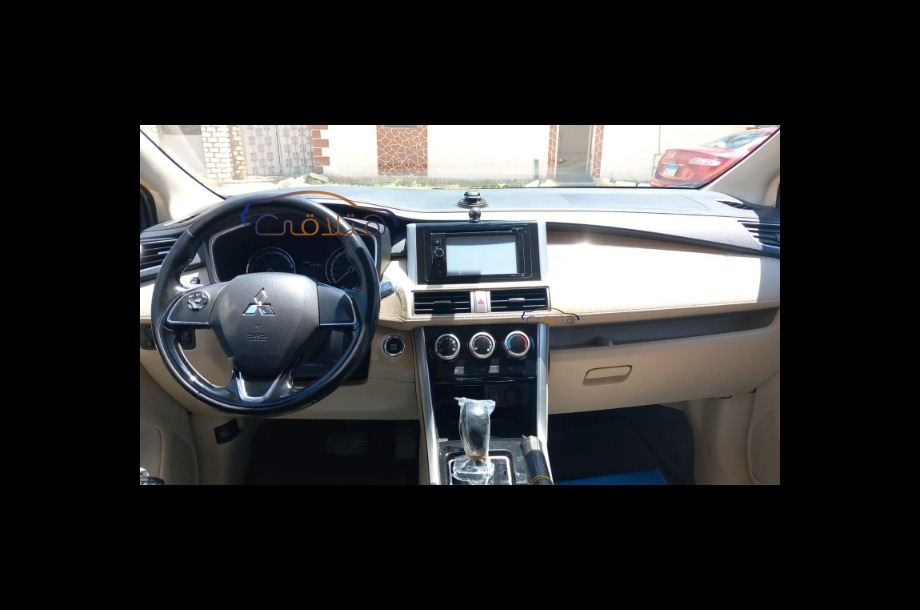 Xpander Mitsubishi Gray