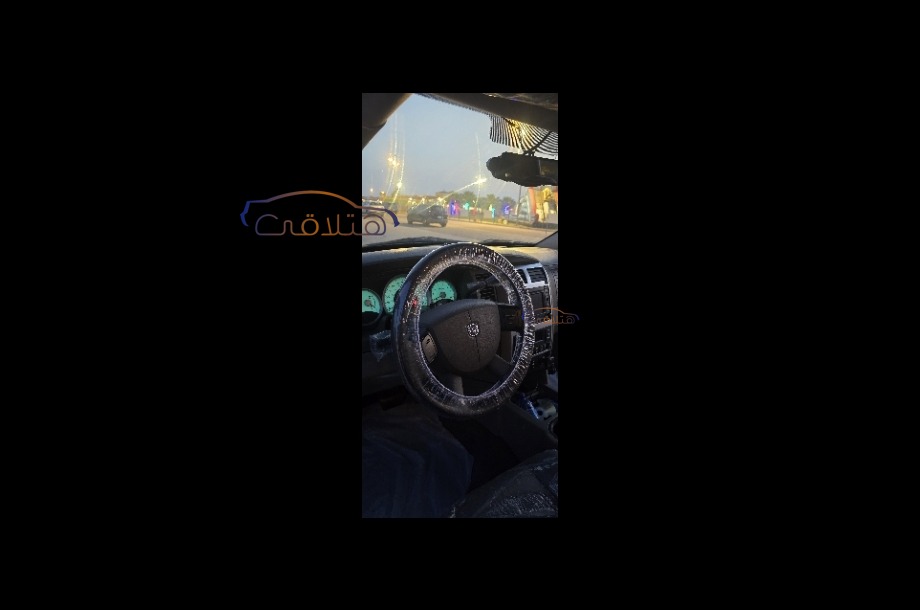Durango Dodge احمر غامق