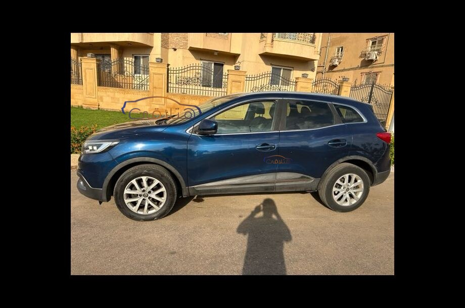 Kadjar Renault الأزرق الداكن
