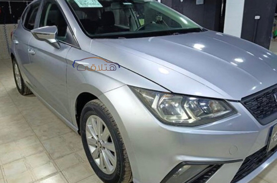 Ibiza Seat فضي
