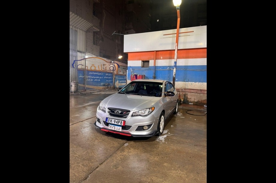 Elantra HD Hyundai فضي