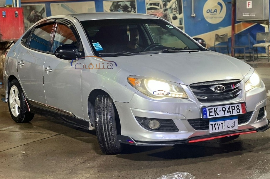 Elantra HD Hyundai فضي