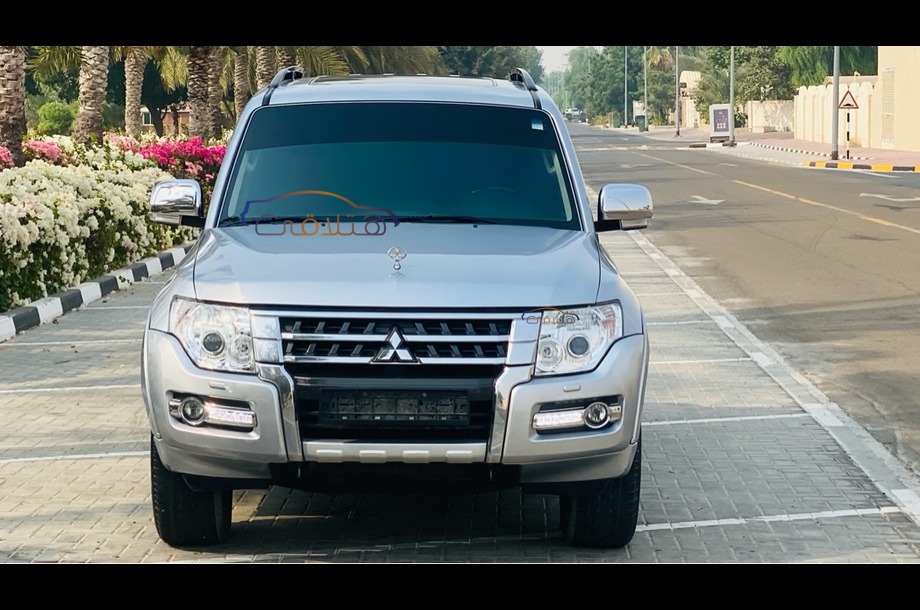 Pajero Mitsubishi Silver