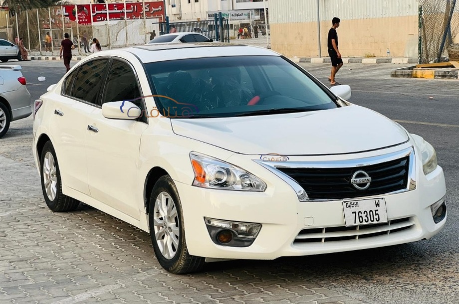 Altima Nissan White