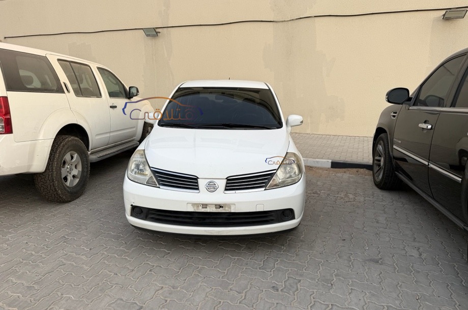Tiida Nissan White