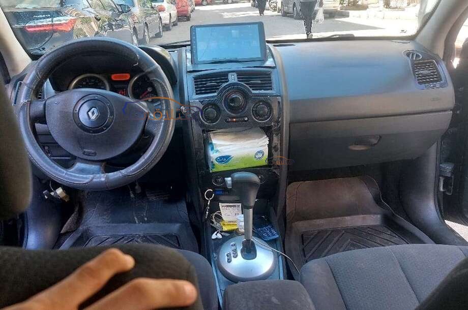 Megane Renault أسود