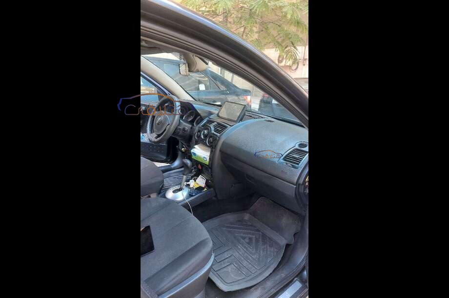 Megane Renault أسود