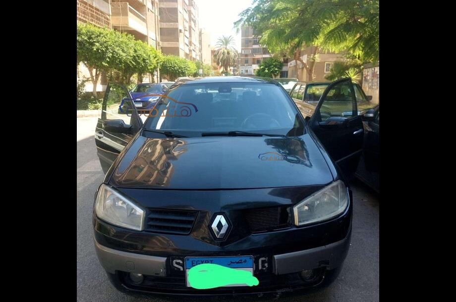 Megane Renault أسود