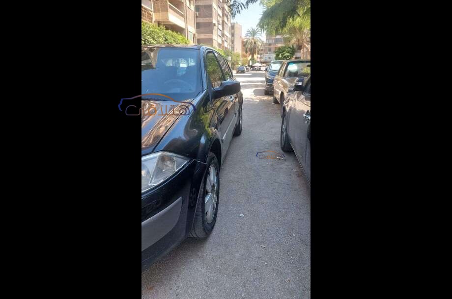 Megane Renault أسود
