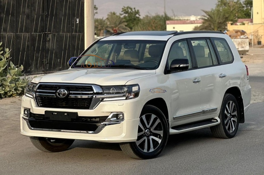 Land Cruiser Toyota White