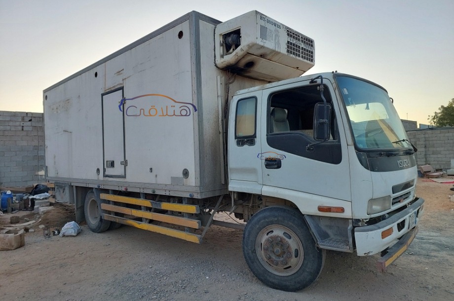 Other Isuzu أبيض