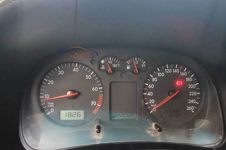 Bora Volkswagen أسود