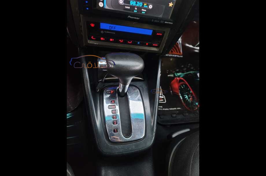 Bora Volkswagen أسود