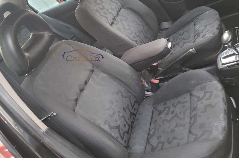 Bora Volkswagen أسود