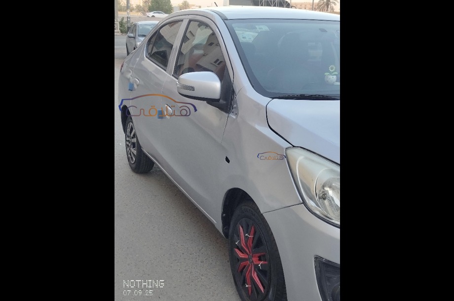 Attrage Mitsubishi فضي