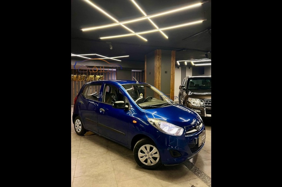 Grand i10 Hyundai Blue