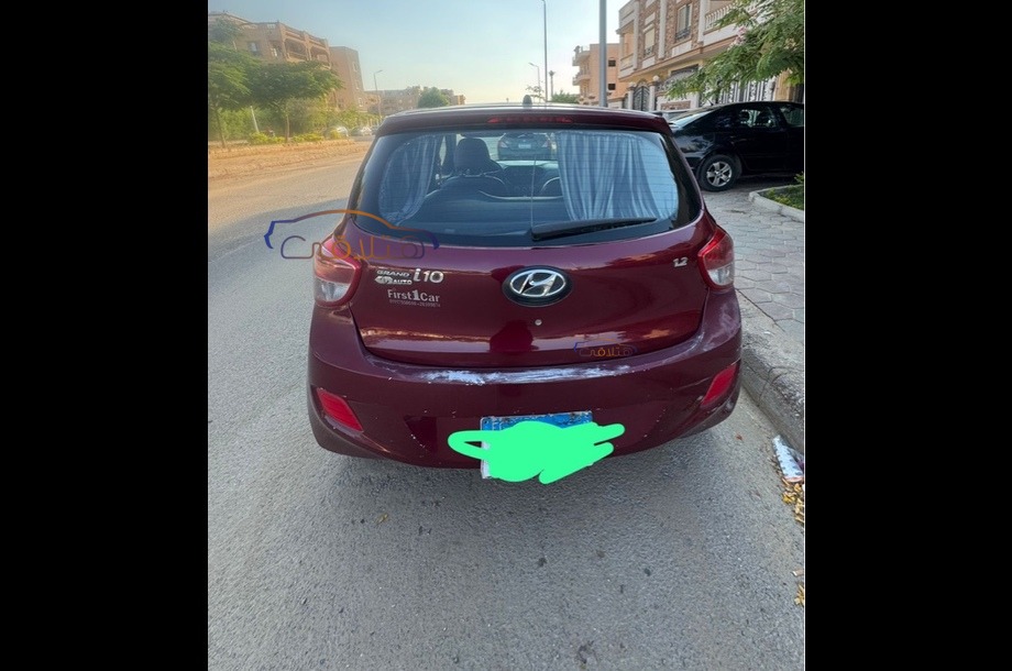 Grand i10 Hyundai احمر غامق