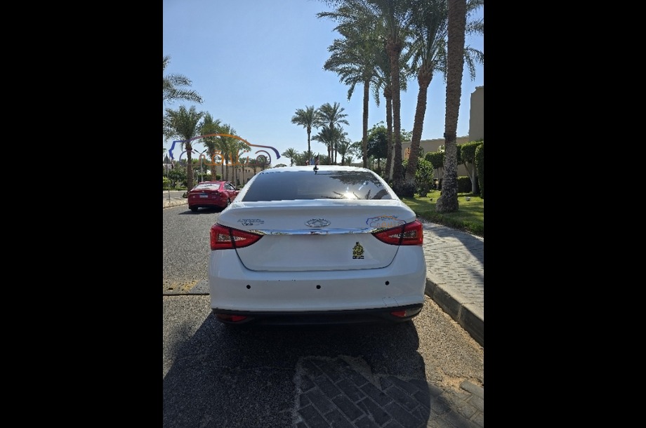 Arrizo 5 Chery أبيض