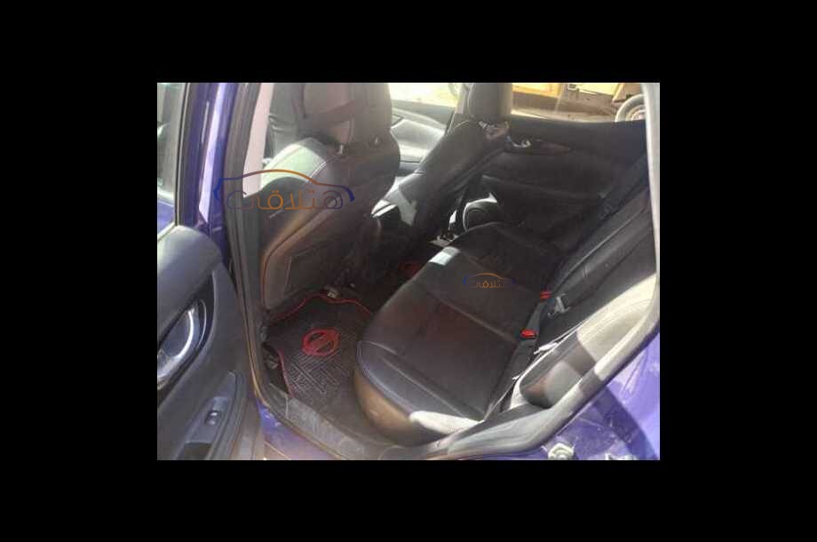 Qashqai Nissan الأزرق الداكن