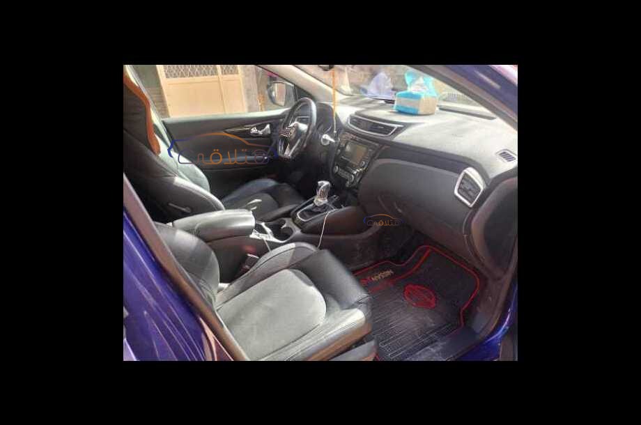 Qashqai Nissan الأزرق الداكن