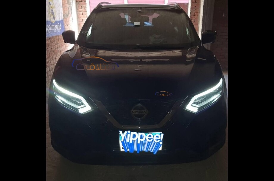 Qashqai Nissan الأزرق الداكن