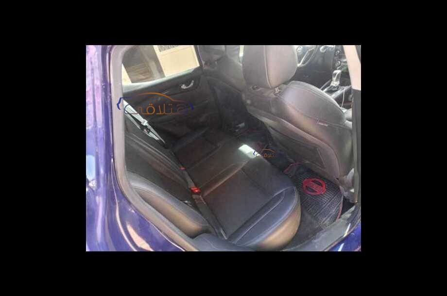 Qashqai Nissan الأزرق الداكن