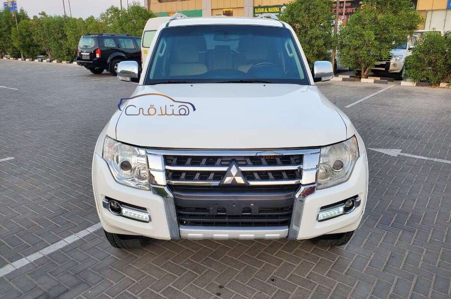 Pajero Mitsubishi White