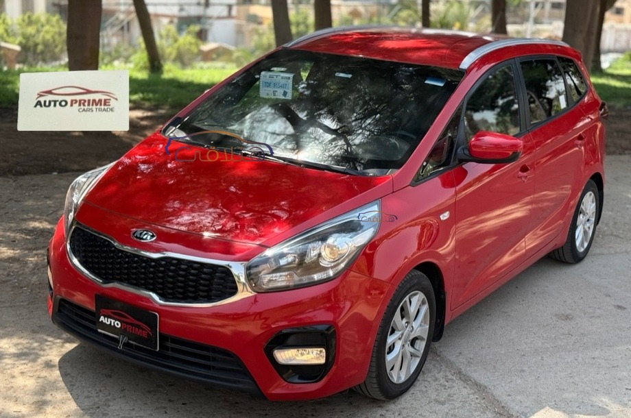 Carens Kia 2017 Nasr city Red 7026034 - Car for sale : Hatla2ee