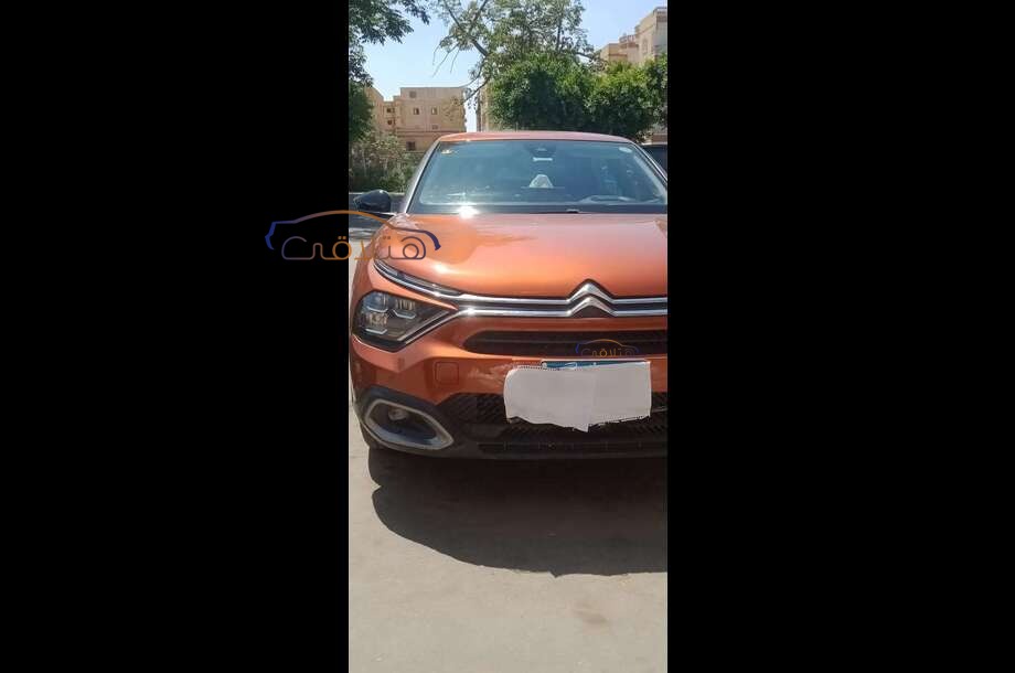 C4X Citroën ذهبي