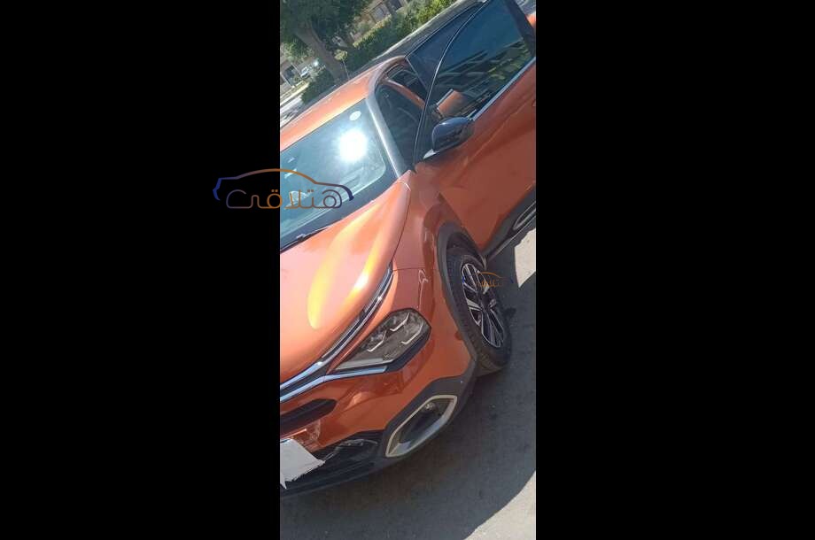 C4X Citroën ذهبي