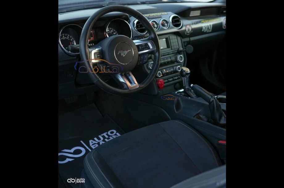 Mustang Ford أسود