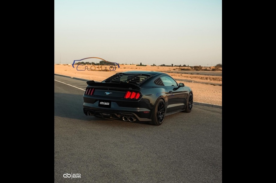 Mustang Ford أسود