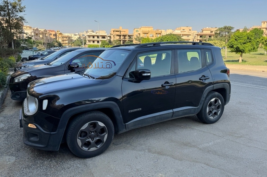 Renegade Jeep أسود