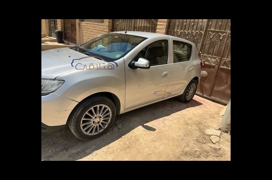 Sandero Renault Silver