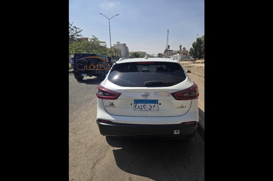 Qashqai Nissan أبيض