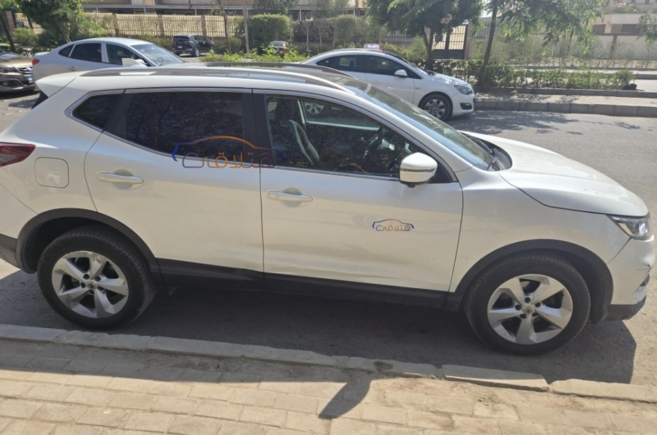 Qashqai Nissan أبيض