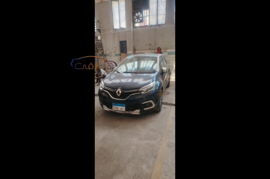 Captur Renault الأزرق الداكن