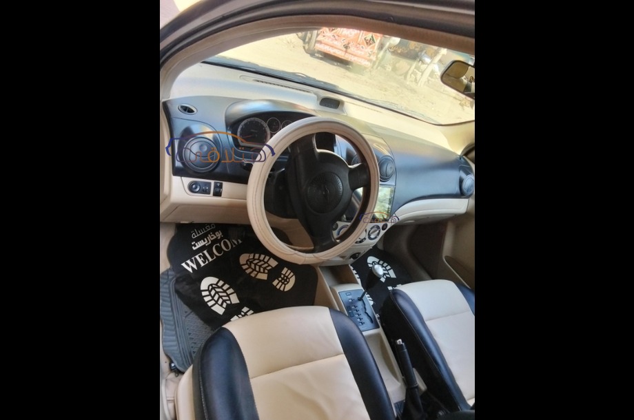 Aveo Chevrolet رمادي